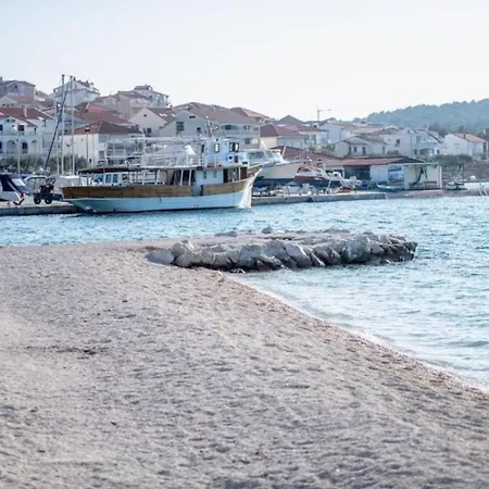 Charming And Cozy Okrug Gornji With Balcony Trogir